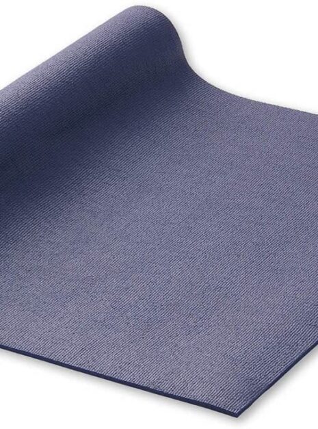 ako yoga mat paars Op een witte achtergrond is een gedeeltelijk uitgerolde ako-yogamat in de kleur paars te zien, met een gestructureerd oppervlak.